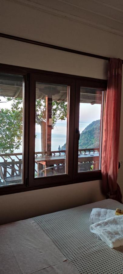 Balcony On The Rocks Villa Agioi Saranta Exterior photo
